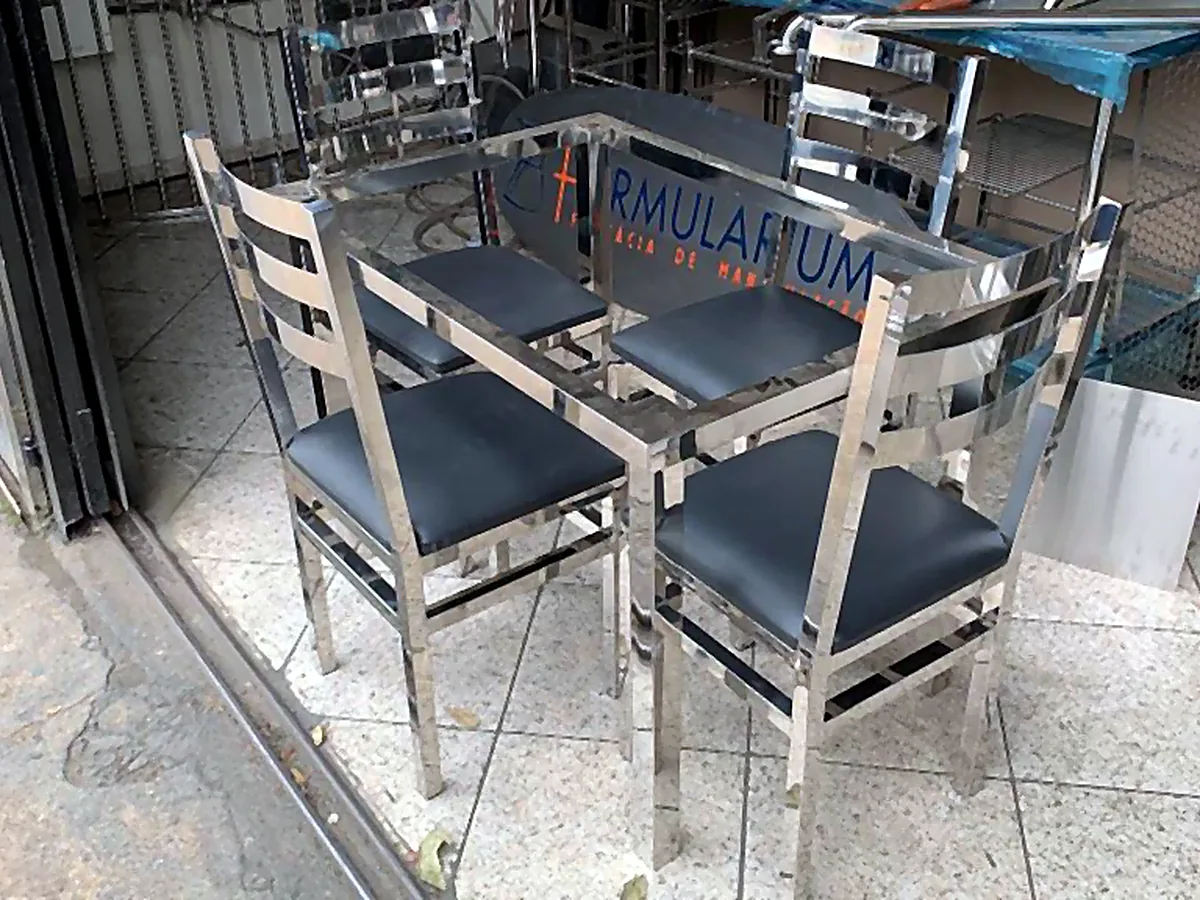 Estruturas de mesa em aço inox produzidas em série